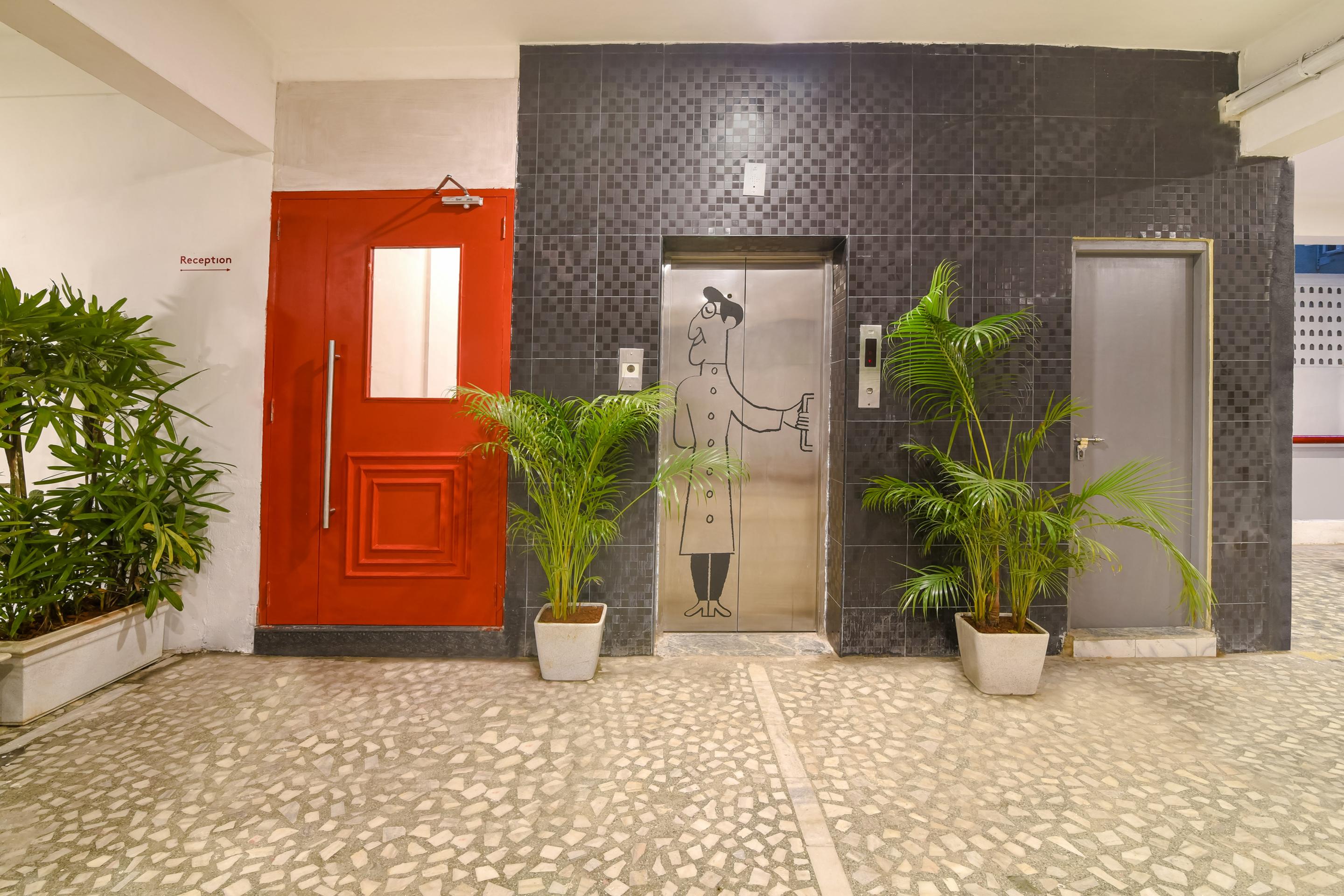 Hotel Oyo Townhouse 091 Nungambakkam Chennai Exterior foto